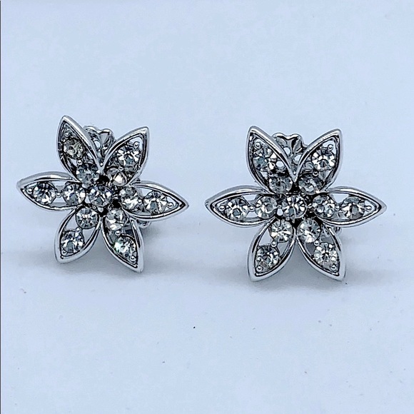 Vtg clipon earrings silver flower with rhinestones - Picture 1 of 3